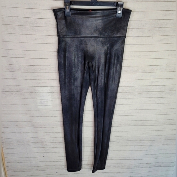 SPANX Faux Leather Metallic Black Leggings, sz MEDIUM - Picture 1 of 8